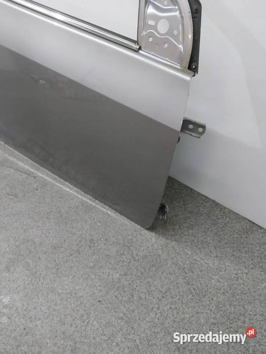 DRZWI PRAWE PRZÓD E16 E17 E18 LIFT Toyota