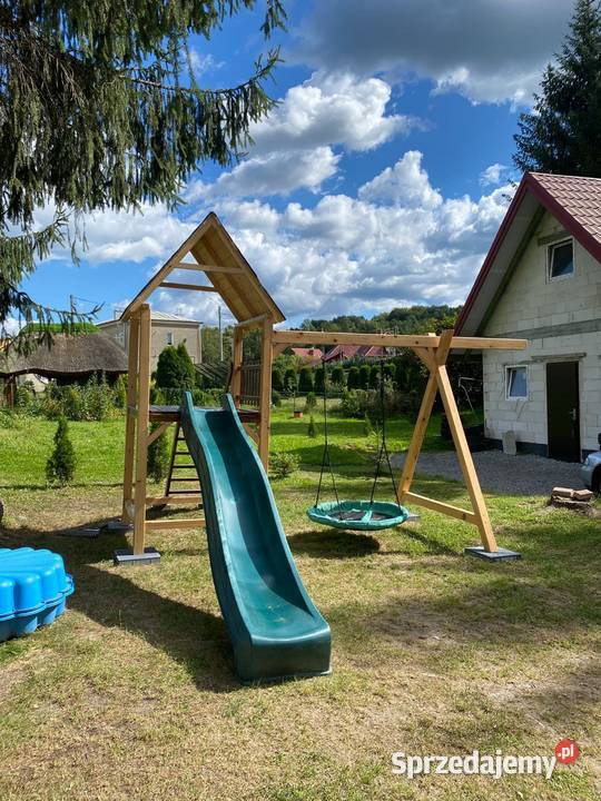 Plac zabaw domek dzieci Roztoka