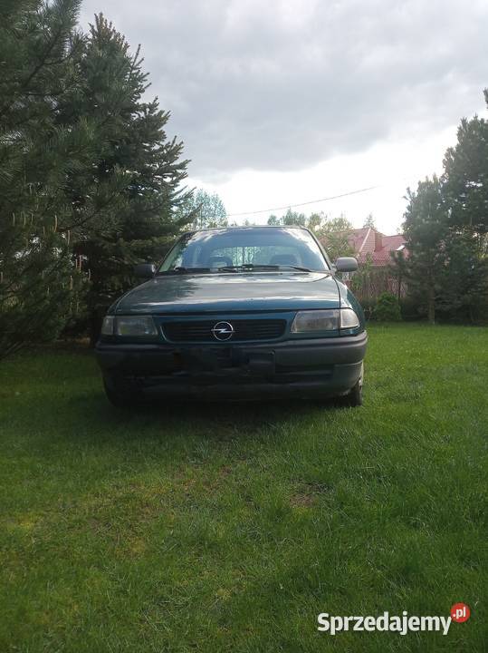 Opel Astra 14 82 1995 manualna Kąty