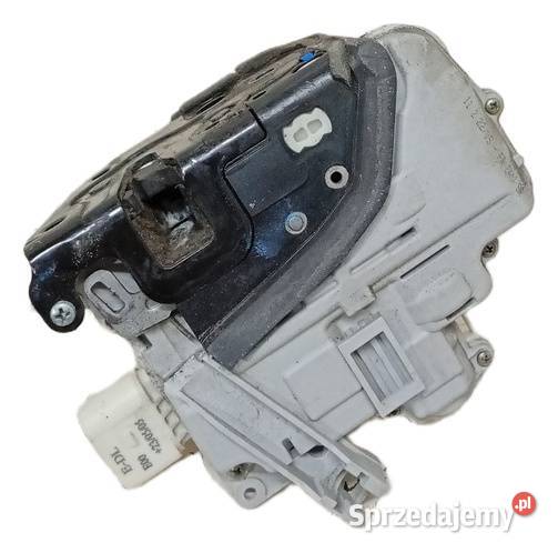 Zamek drzwi lewy Audi A4 8E B7 siłownik