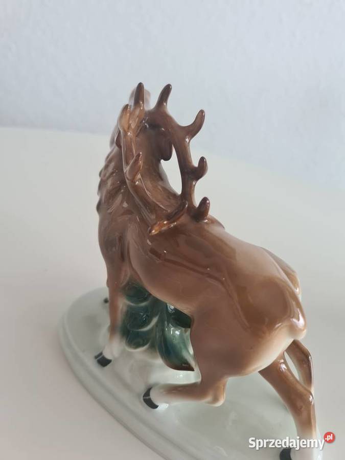 Sygnowana figurka jelenia motyw leśny