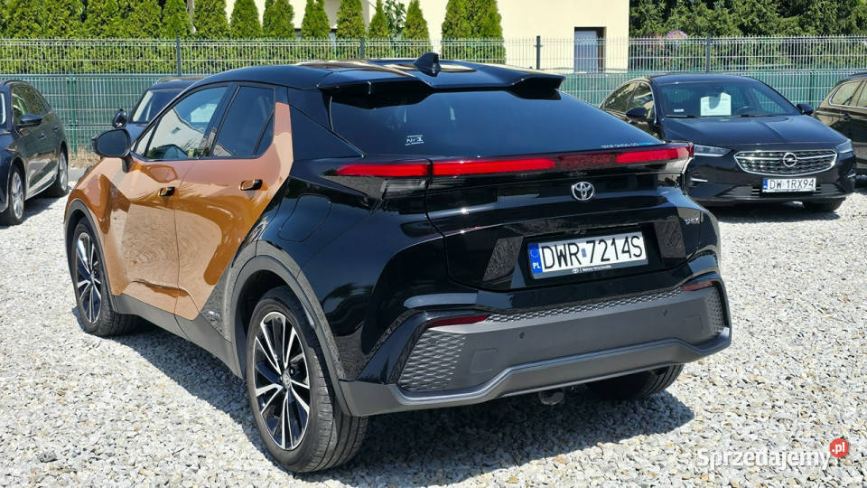 Toyota CHR 20 16V 197 2024r 4x4 Executive serwisowany w ASO sprzedam