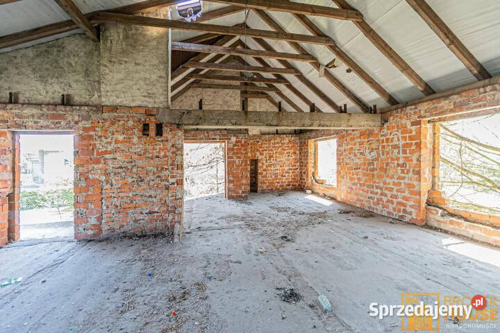 Sprzedam dom wolnostojący Lewin Brzeski 247m2