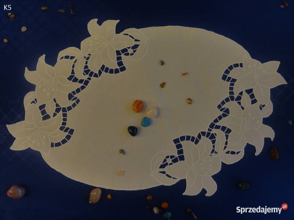 Serwetki białe wyszywane haft Richelieu Lublin