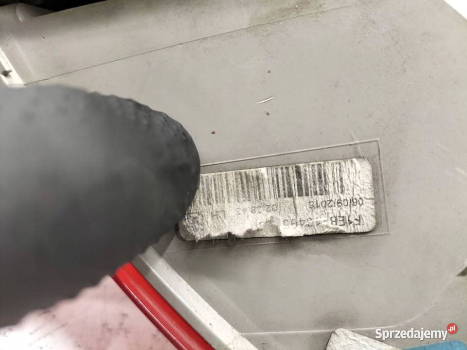 LAMPA TYŁ LEWA KOMBI LIFT Ford Focus Mk3