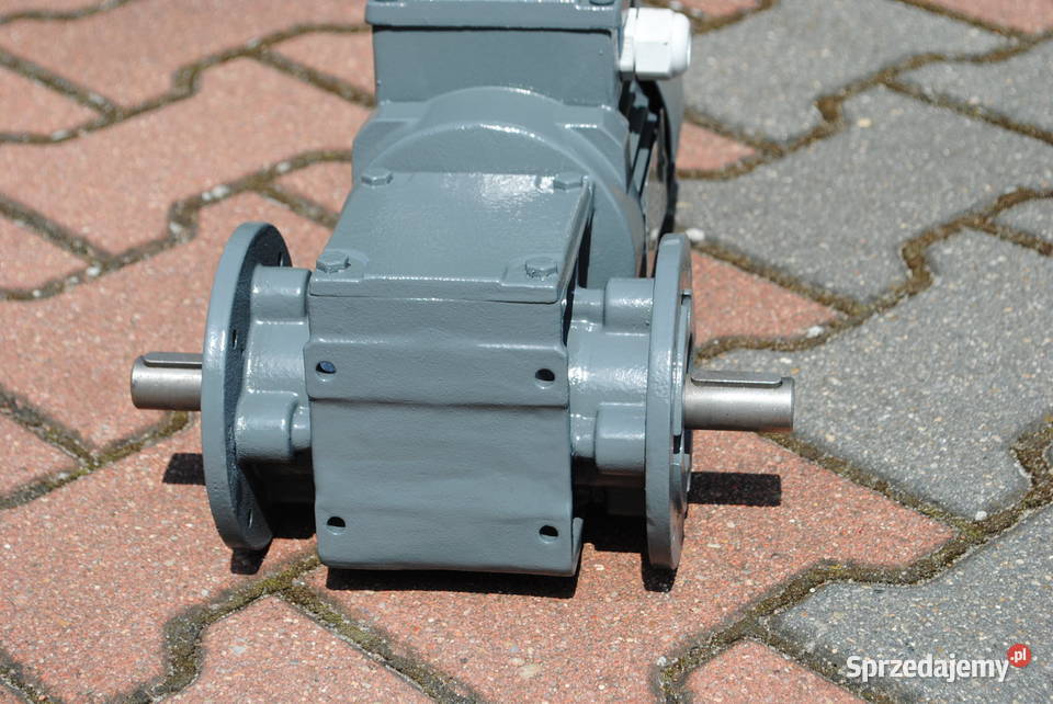 Motoreduktor kątowy 018kw 34obrmin z hamulcem Kargowa