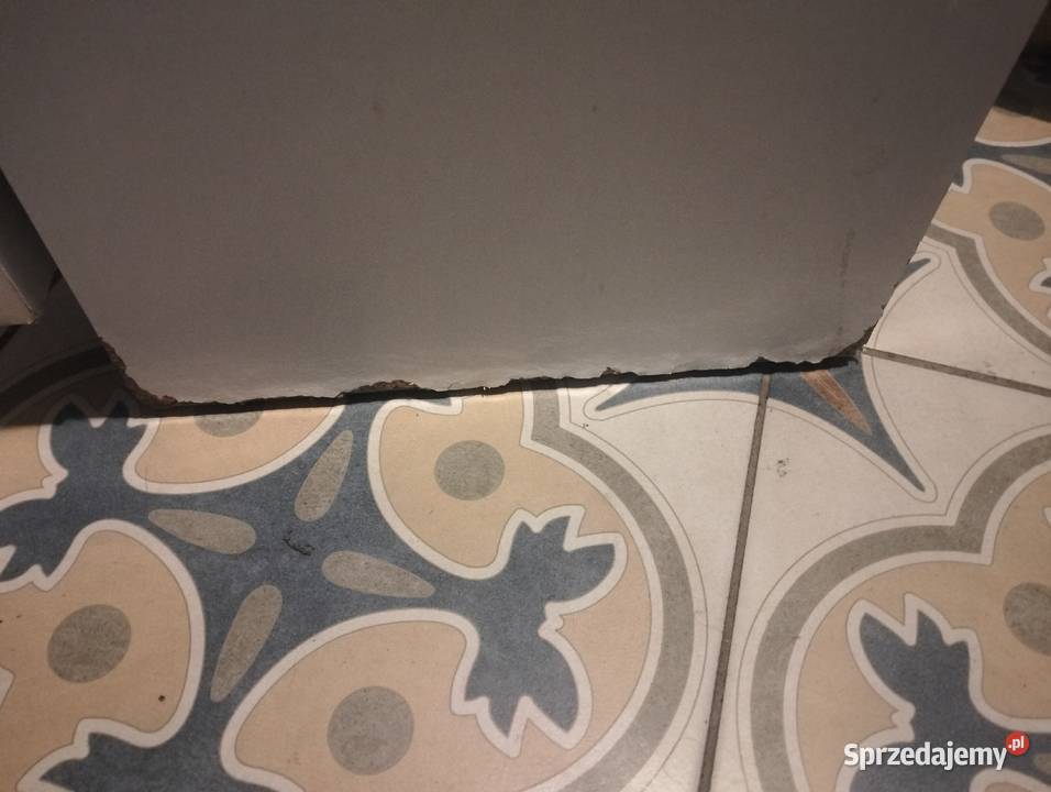 Sprzedam szafkę łazienkowa białą Łazienkowe Chojnice