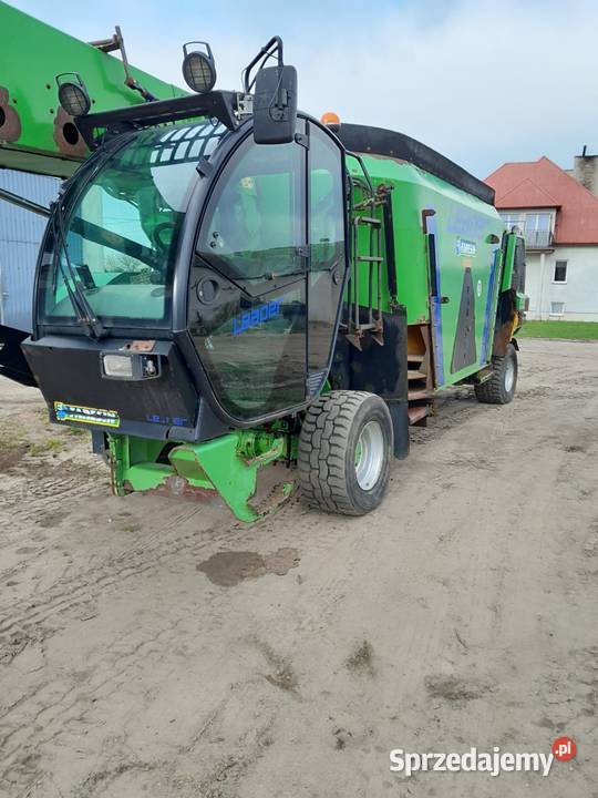 Wóz paszowy samojezdny faresin Szreńsk