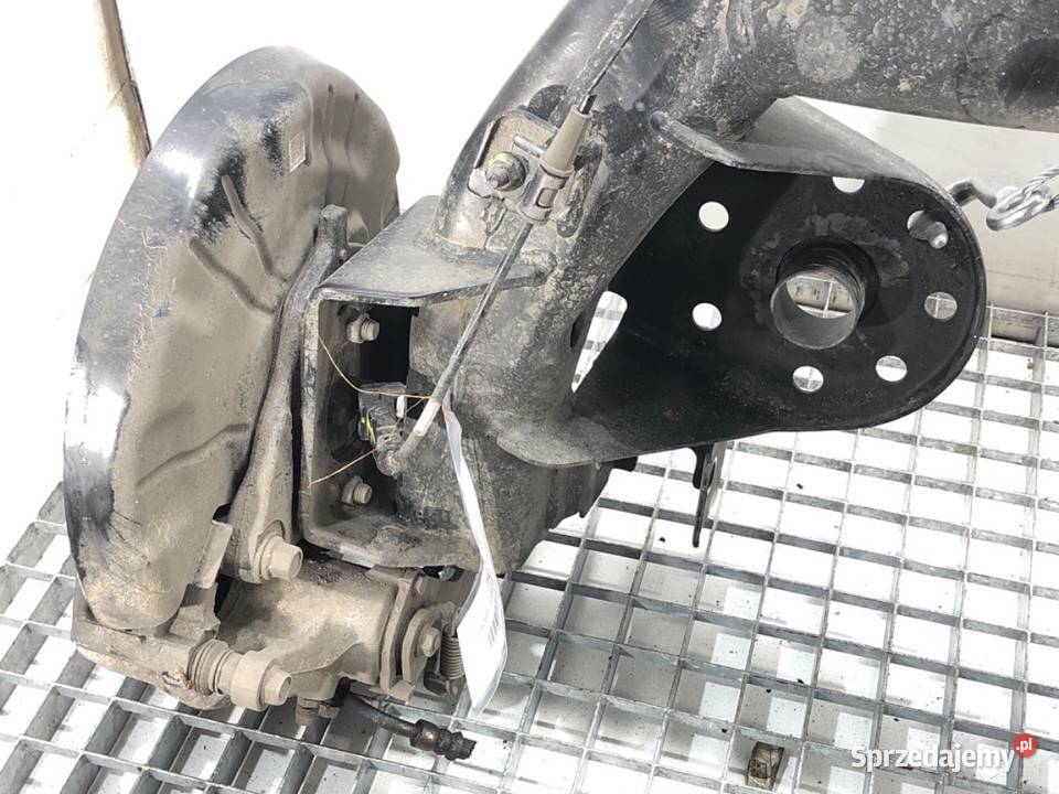 BELKA TYŁ HYUNDAI i30 Hatchback TYLNA