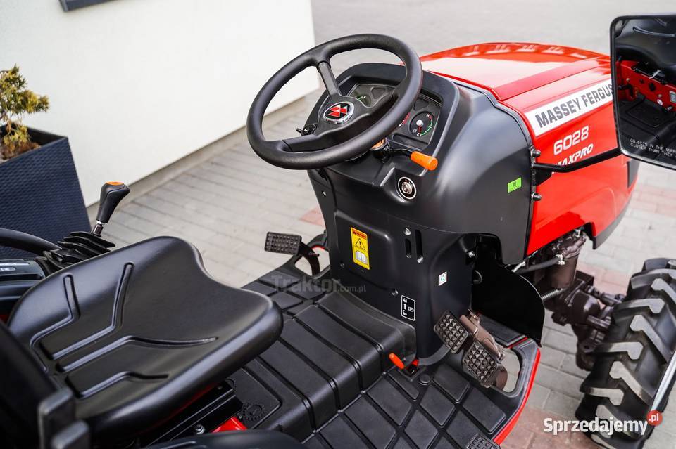 Massey Ferguson MF6028 4 x 4 28 Tajęcina