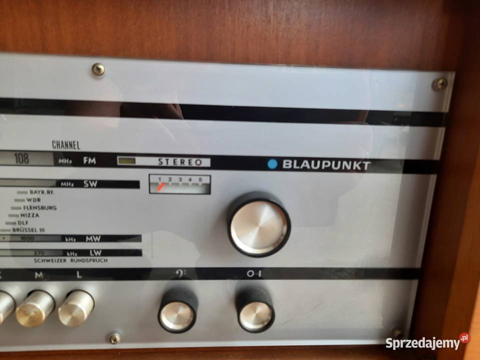 piękna komoda z radiem Blaupunkt 348 Byczyna