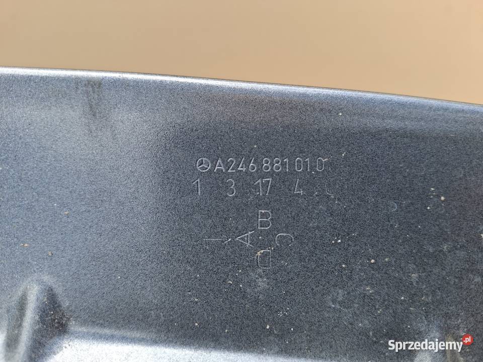 MERCEDES BKLASA W246 BŁOTNIK LEWY PRZÓD osobowe Błotniki Bieleń