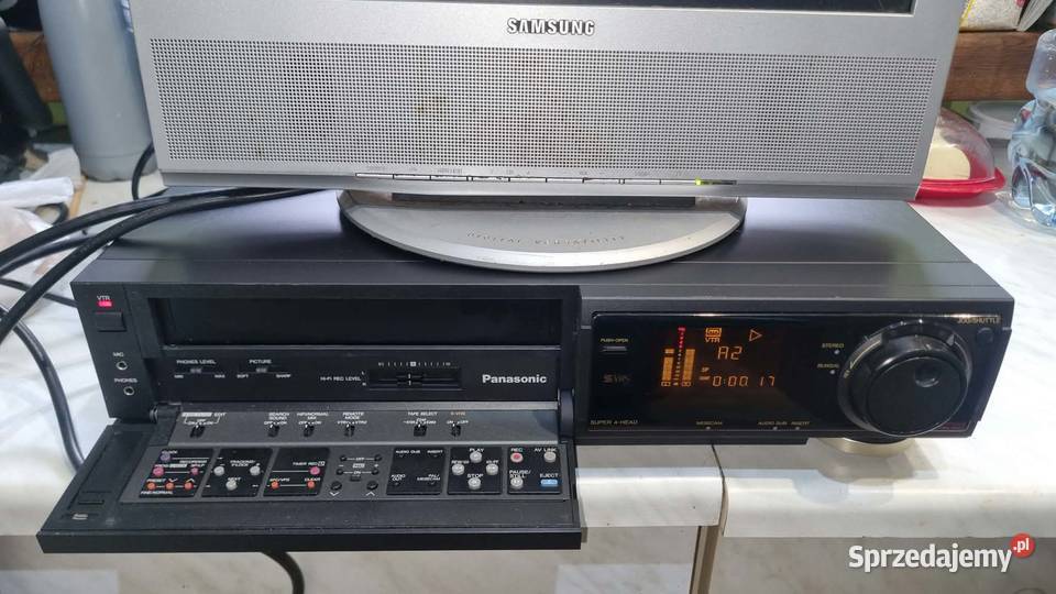 Magnetowid SVHS Panasonic NVFS88 Super VHS łódzkie Warta