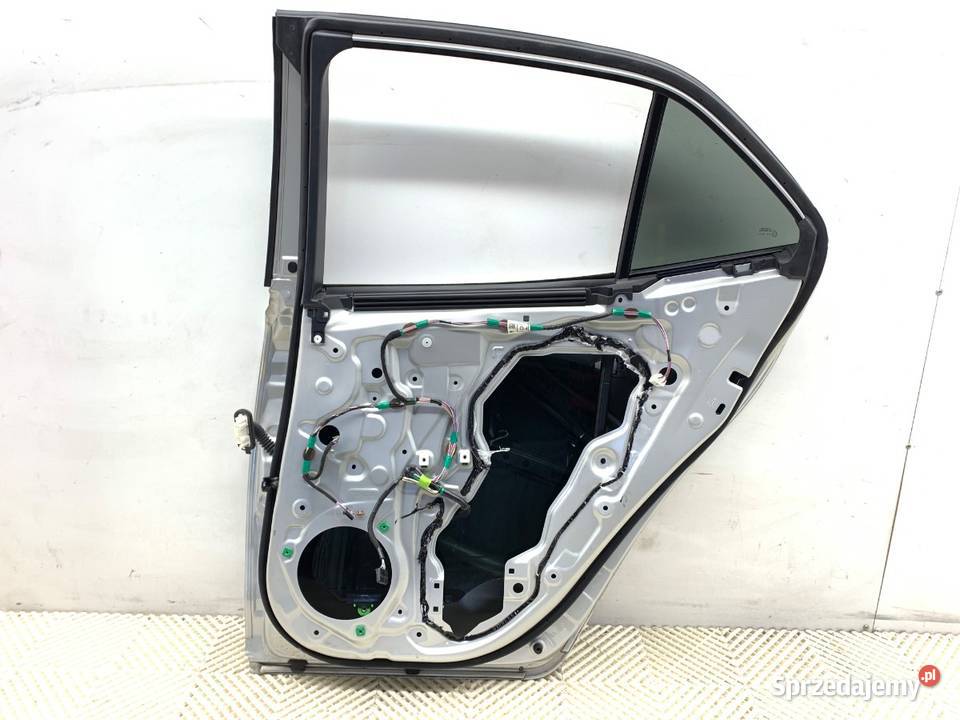 DRZWI PRAWY TYŁ 2RD TOYOTA COROLLA E21 Hatchback osobowe