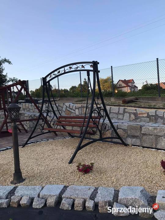 Stylowe huśtawki ogrodowe pasujące do każdego Tarnów