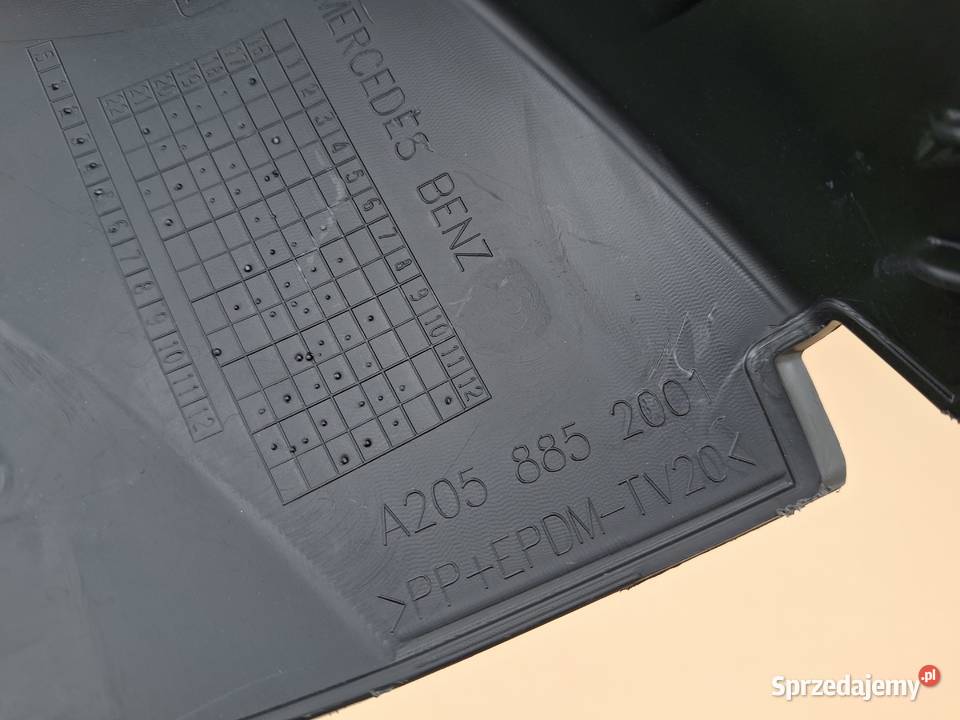 MERCEDES CKLASA W205 LIFT ŚLIZG MOCOWANIE Zderzaki Bieleń