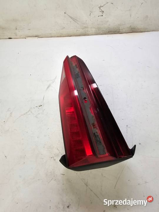 LAMPA PRAWY TYŁ W KLAPĘ AUDI A6 C8 4K5945076 Oświetlenie Przystajń