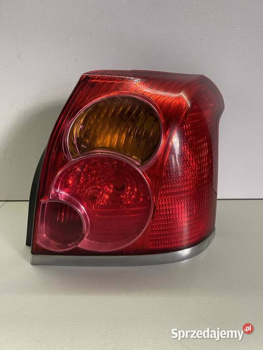 TOYOTA AVENSIS T25 HB PRAWA LAMPA TYŁ Ostroróg