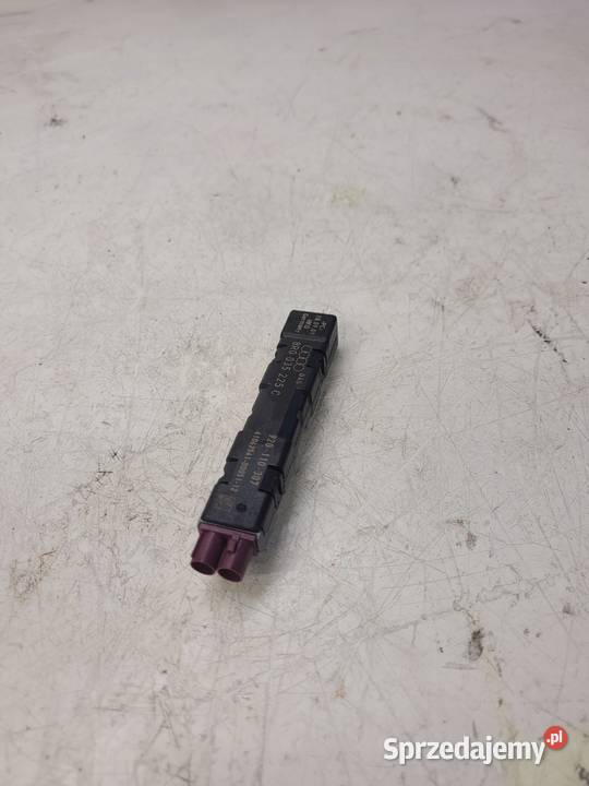 WZMACNIASZ ANTENOWY AUDI Q5 8R 8R0035225C sprzedam