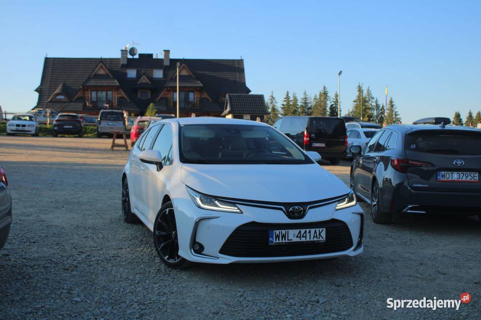 Toyota Corolla 2022 super stan bezwypadkowa aso Corolla Wołomin sprzedam