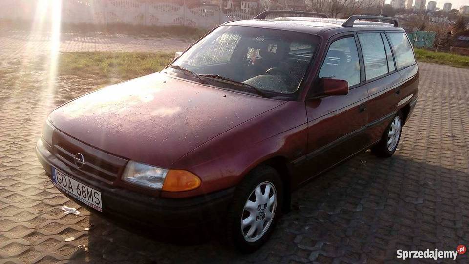 Opel Astra F Kombi 16 CLUB 1994r OC 032018r PT