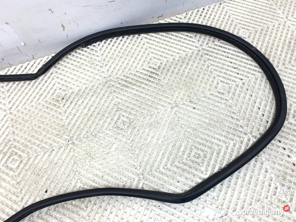 USZCZELKA DRZWI TYŁ PRAWA TOYOTA RAV 4 IV SUV