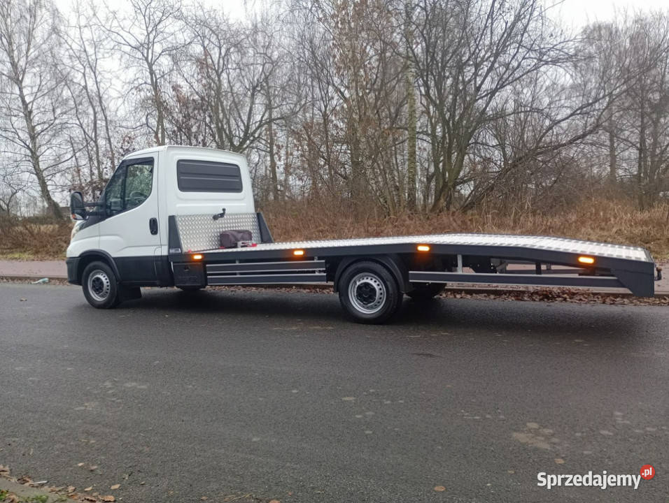 Iveco Daily 35S14 najazd pomoc drogowa biały śląskie Chełm Śląski
