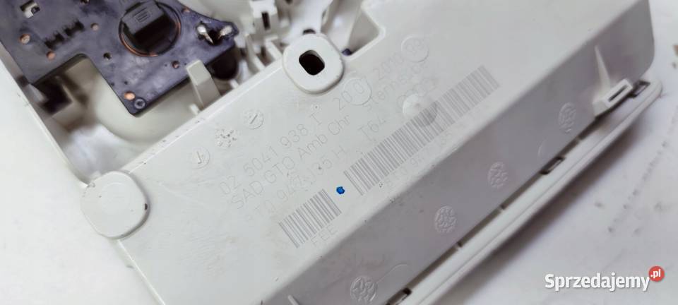 LAMPKA PODSUFITKI AUDI A4 B8 A5 8T0947135H T64 Przystajń