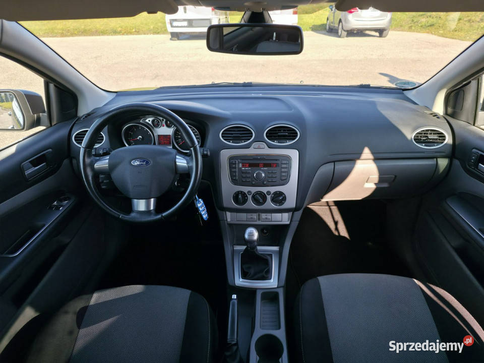 Ford Focus 18 Benzyna Serwisowany Gwarancja ESP Piekoszów
