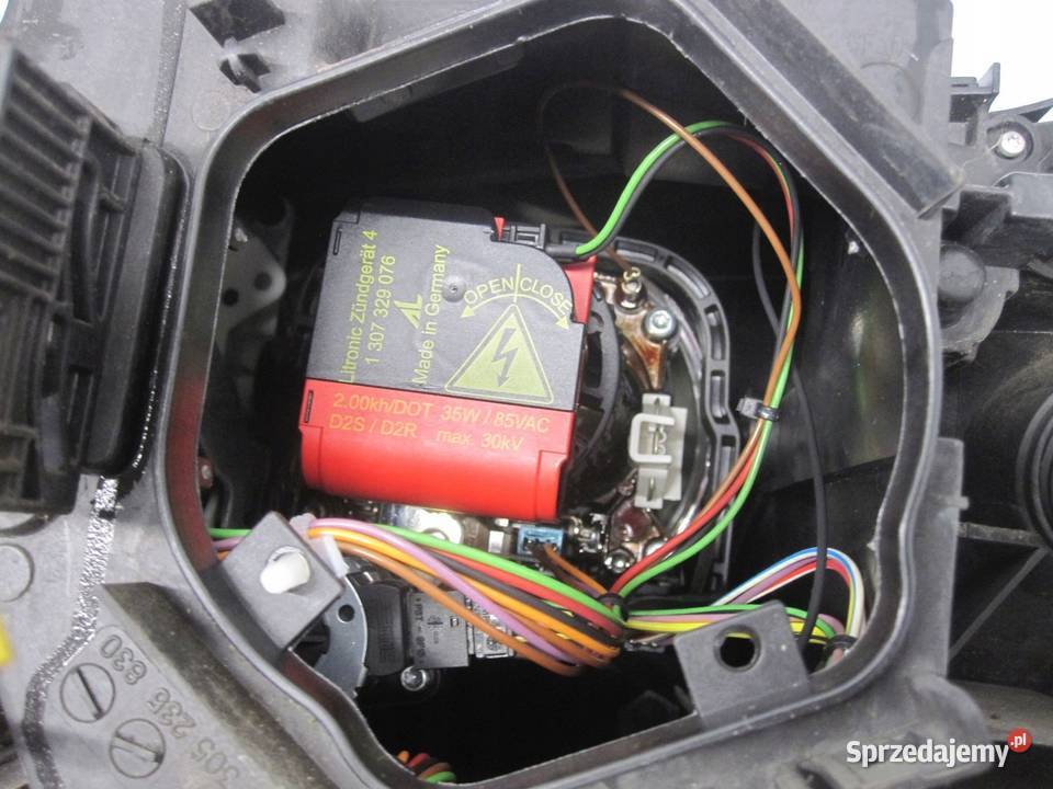 BMW X3 E83 04r lampa prawa przód z przetwornicą sprzedam