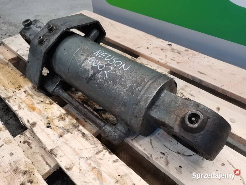 Neuson 6002 Siłownik pługa Pozostałe Wilkowo sprzedam