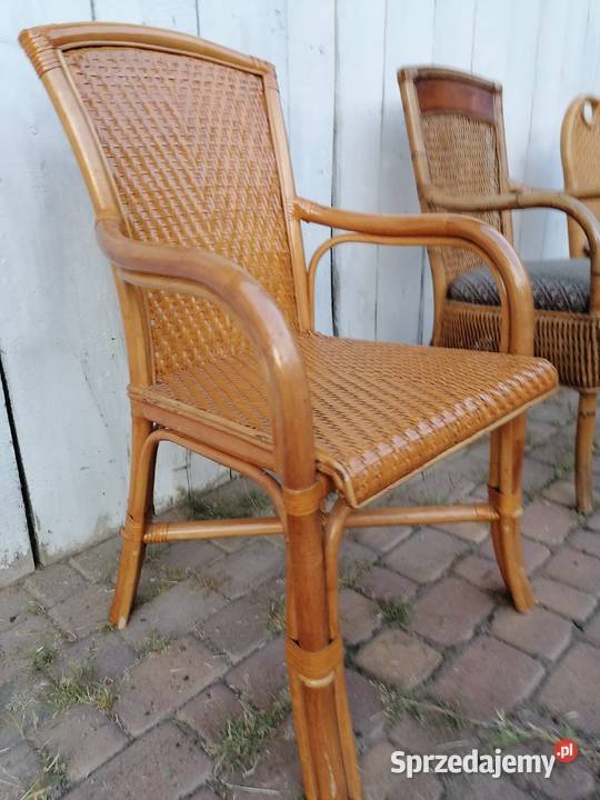 Cztery krzesła z podłokietnikami rattan Wąwolnica sprzedam