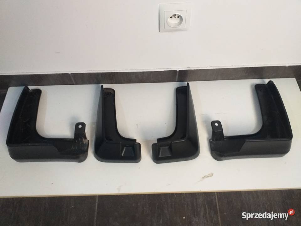 KOMPLET CHLAPACZY HYUNDAI TUCSON III 1520