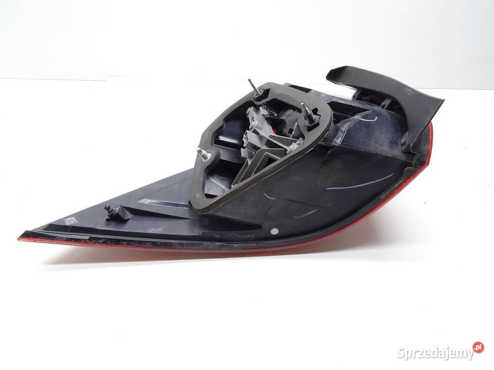 LAMPA PRAWA PRAWY TYŁ TYLNA W BŁOTNIK VW GOLF VI osobowe Lampy tylne