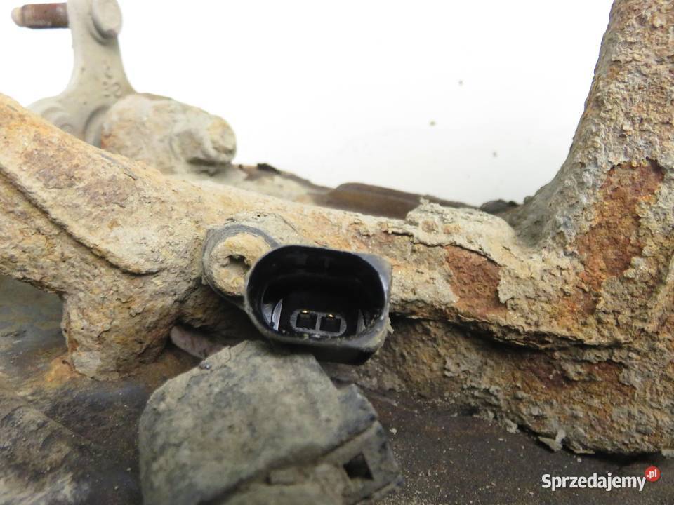 ZWROTNICA PIASTA PRZEDNIA PRAWA VW JETTA IV 20 osobowe małopolskie