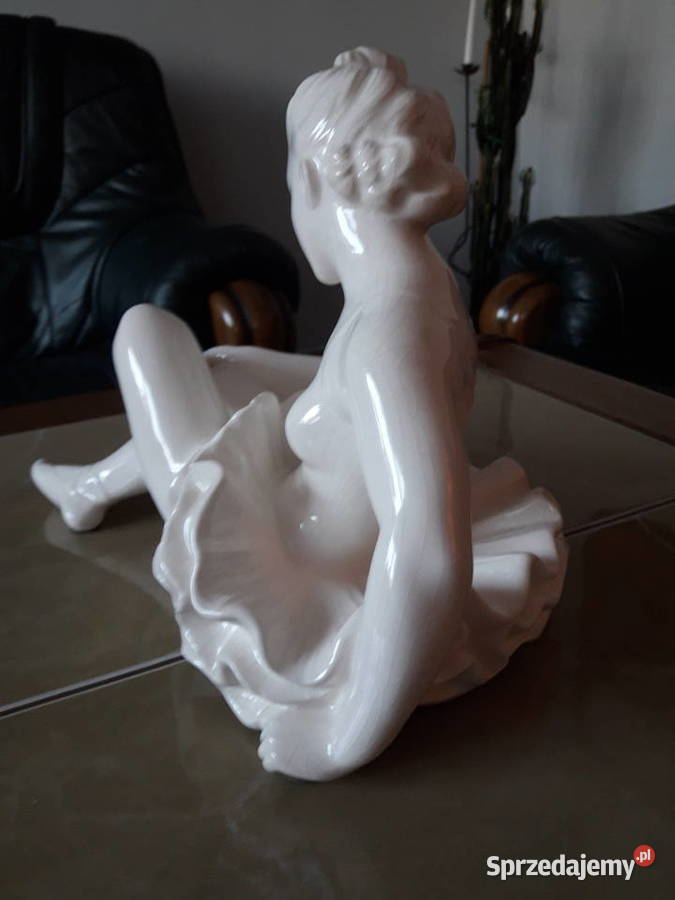 Duża figura baletnicy Jihokera Bechyn Porcelana i szkło Janów Lubelski