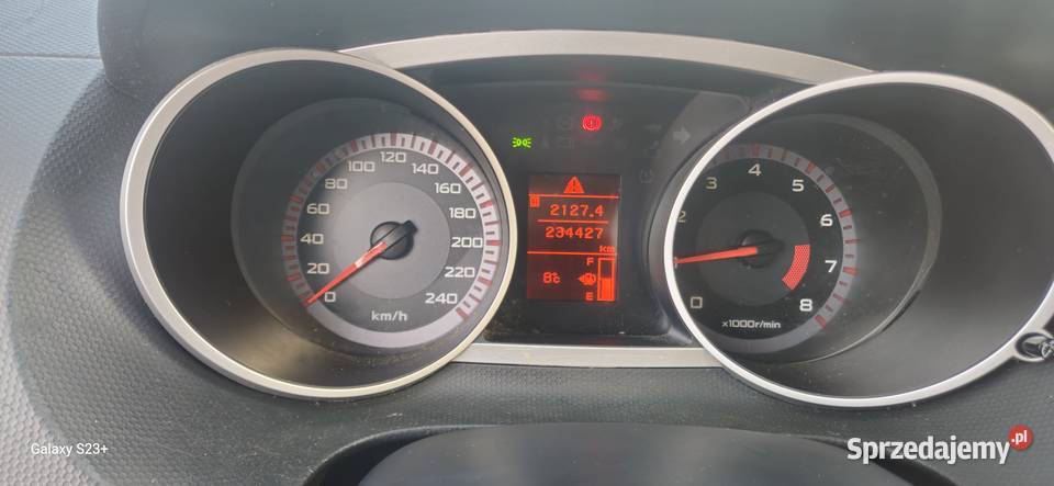 Mitsubishi Outlander 2 Polnica