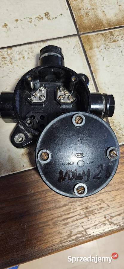 50 letniaFabrycznie nowa bakelitowa rozeta z Barlinek