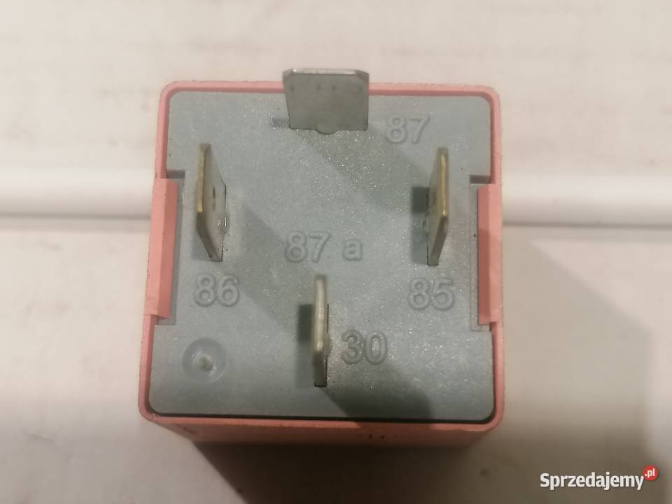 przekaźnik 820030827120240041 12V40A Renault osobowe Piotrków Trybunalski sprzedam