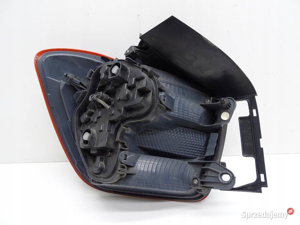 LAMPA PRAWY TYŁ PRAWA TYLNA 7270098 BMW F20 F21