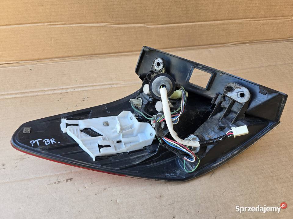 Subaru Outback IV BR lampa lampy tył tylne kombi osobowe Legnica sprzedam