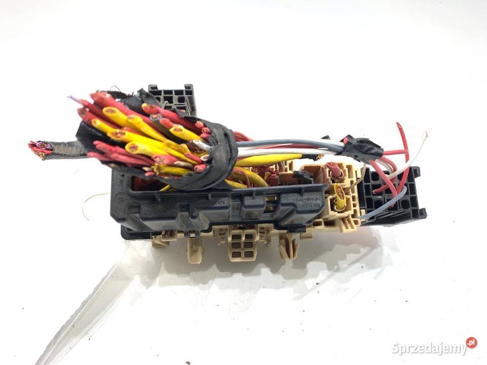 SKRZYNKA BEZPIECZNIKÓW RENAULT KANGOO II osobowe sprzedam