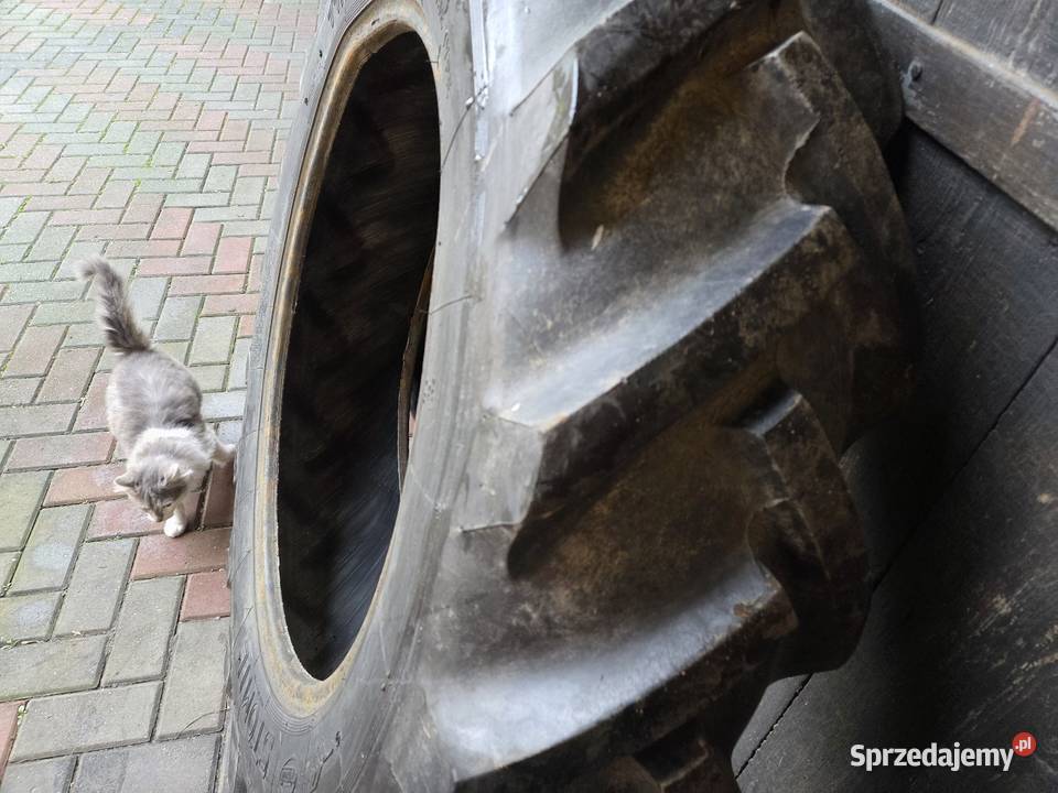 Opony do t25 c325 c328 c330 Ursus stomil śląskie Molna sprzedam