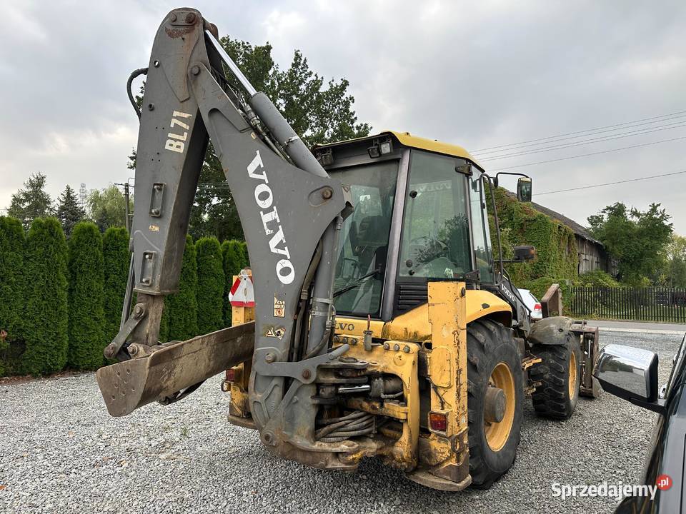 KoparkoŁadowarka VOLVO BL71 z 2006 roku koparka Złoczew