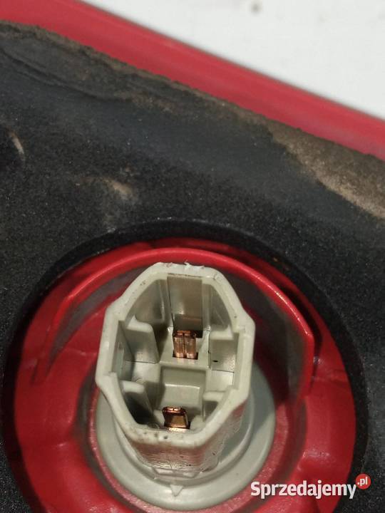 LAMPA TYŁ W KLAPĘ KOMPLET HB 13287977 Mitsubishi