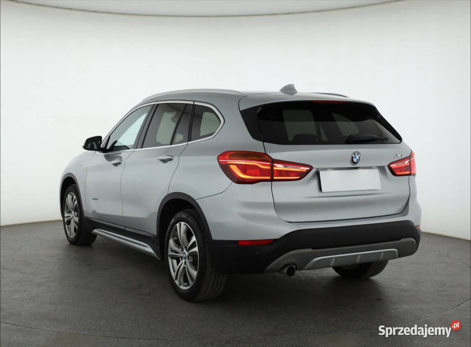 BMW X1 xDrive18d elektryczne szyby