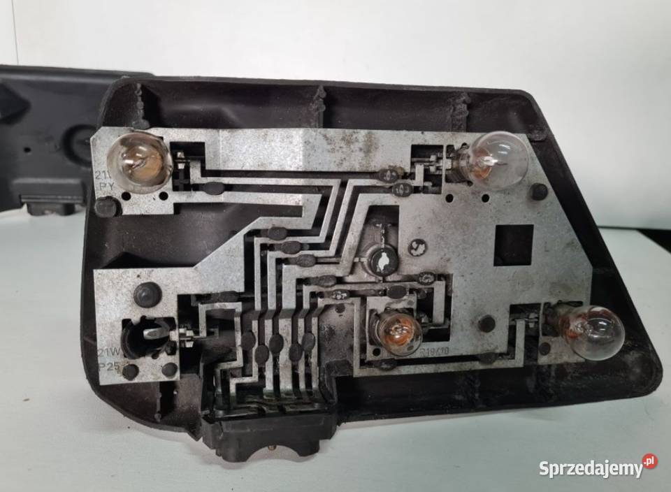 Wkład Lampy Tylnej Mercedes W124 Sedan HELLA Ostrów Wielkopolski
