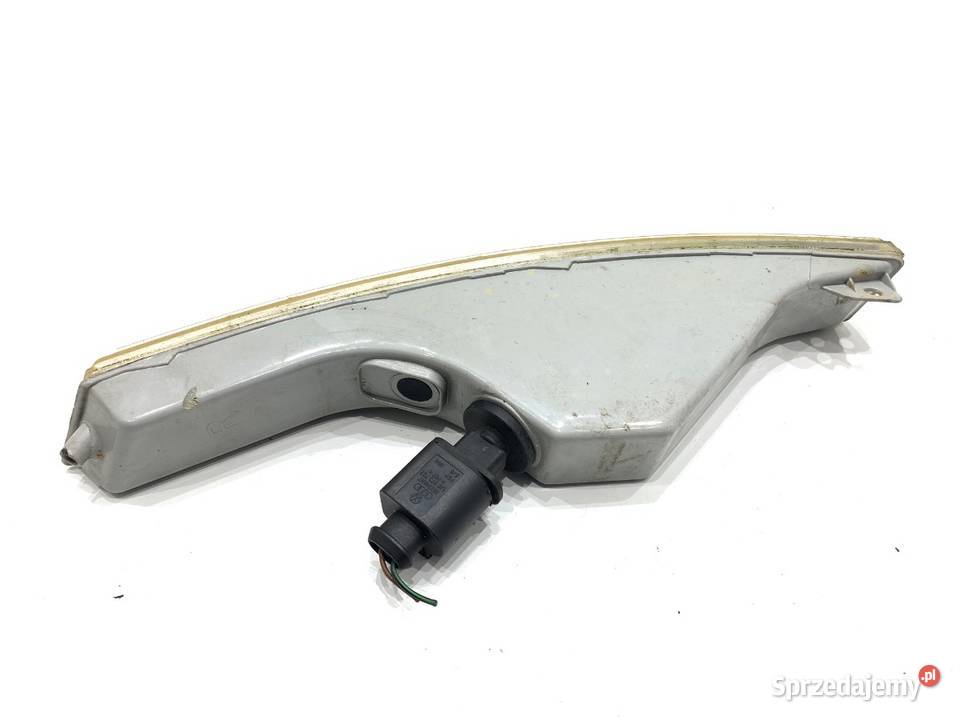 KIERUNKOWSKAZ PRAWY PRZÓD VW PASSAT B6 0510 sprzedam