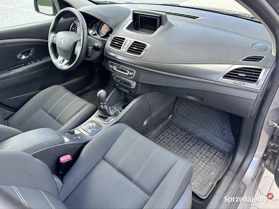 Renault Megane benzyna Niski przebieg Rok produkcji 2013 Warszawa sprzedam