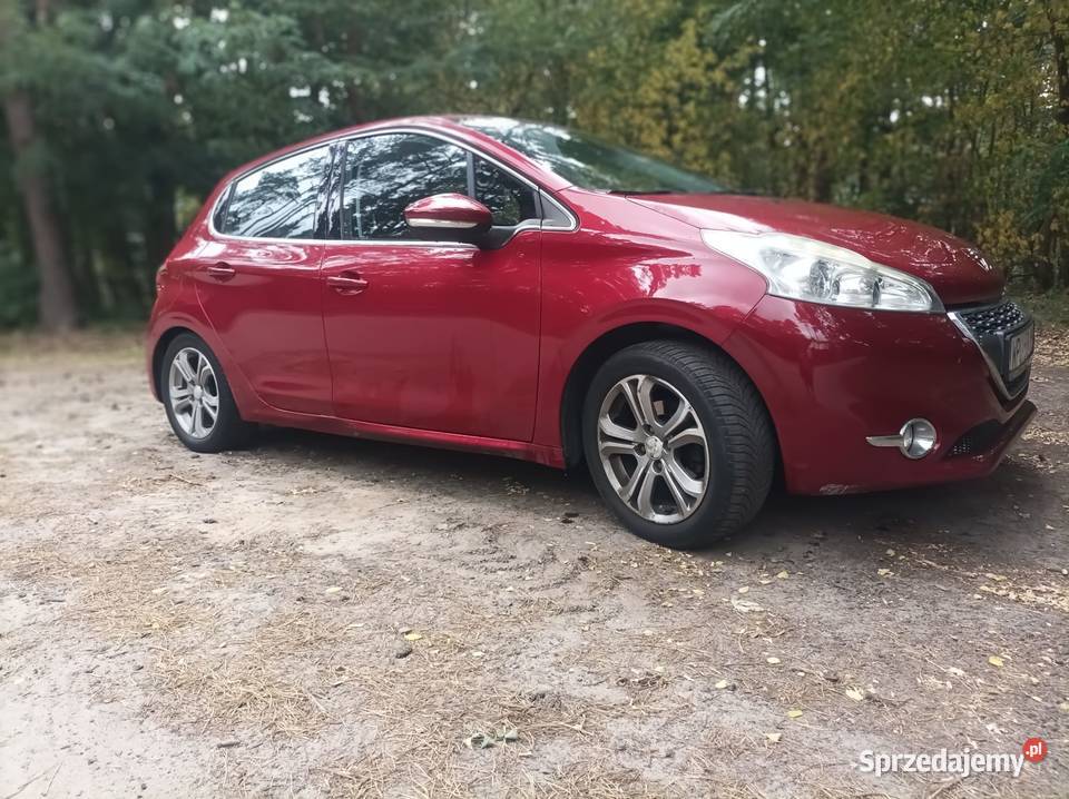 Peugeot 208 I 12 Sprzedam 208 Allure czerwony Marki